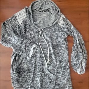 Cowl neck shirt sz large